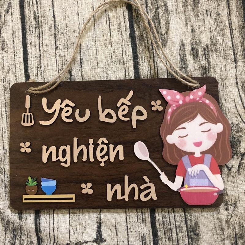Bảng gỗ treo cửa Yêu bếp nghiện nhà tặng móc dán siêu dính