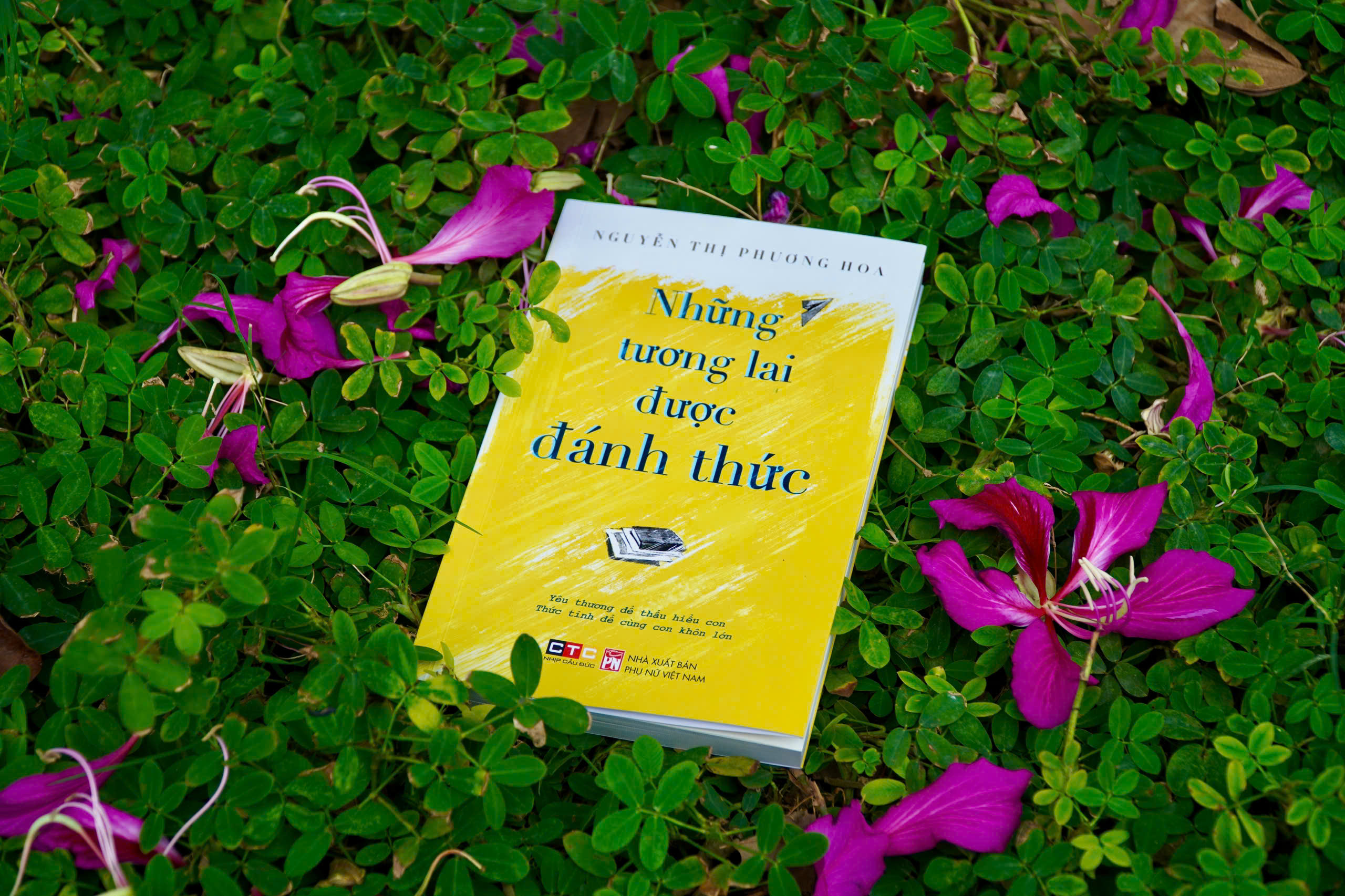 Sách - Những tương lai được đánh thức - Nguyễn Thị Phương Hoa