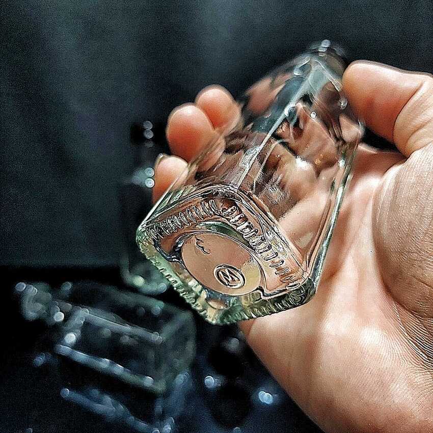 Chai Thủy Tinh Nhỏ 100ML (combo 15 cái) vuông cao nắp nhôm đen – Lọ Thủy Tinh Mini đựng mật ong, thức uống - Vỏ Chai Rượu Mini