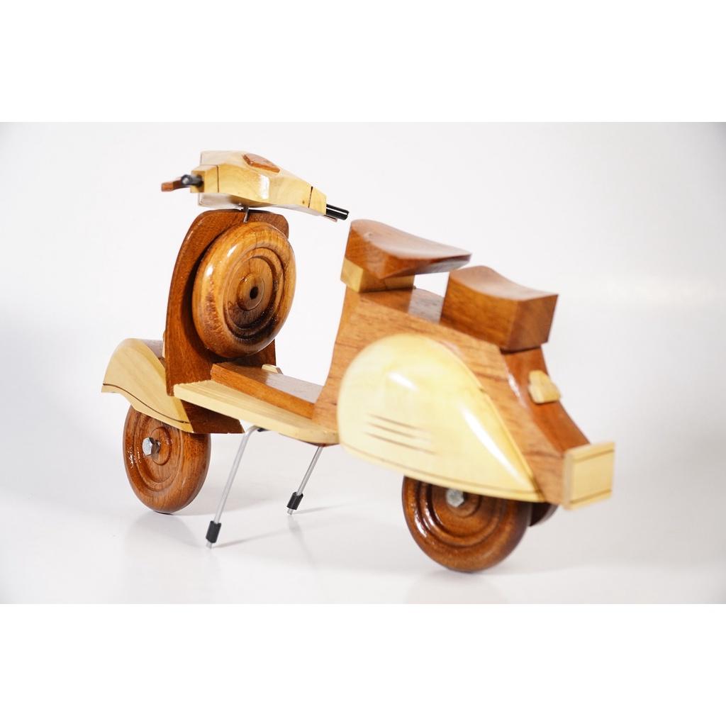 Quà tặng lưu niệm Xe gỗ mô hình xe Vespa cổ cao cấp - Dài 26cm Cao 16cm