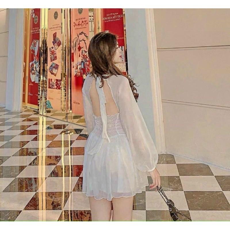 Đầm trắng cổ trụ cao phối bèo tay dài tiểu thư hở lưng