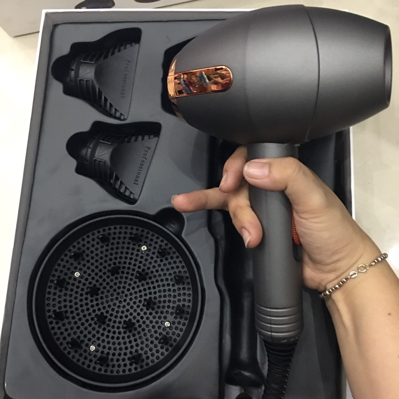 MÁY SẤY TÓC THIẾT KẾ HÌNH TRỨNG 2500W