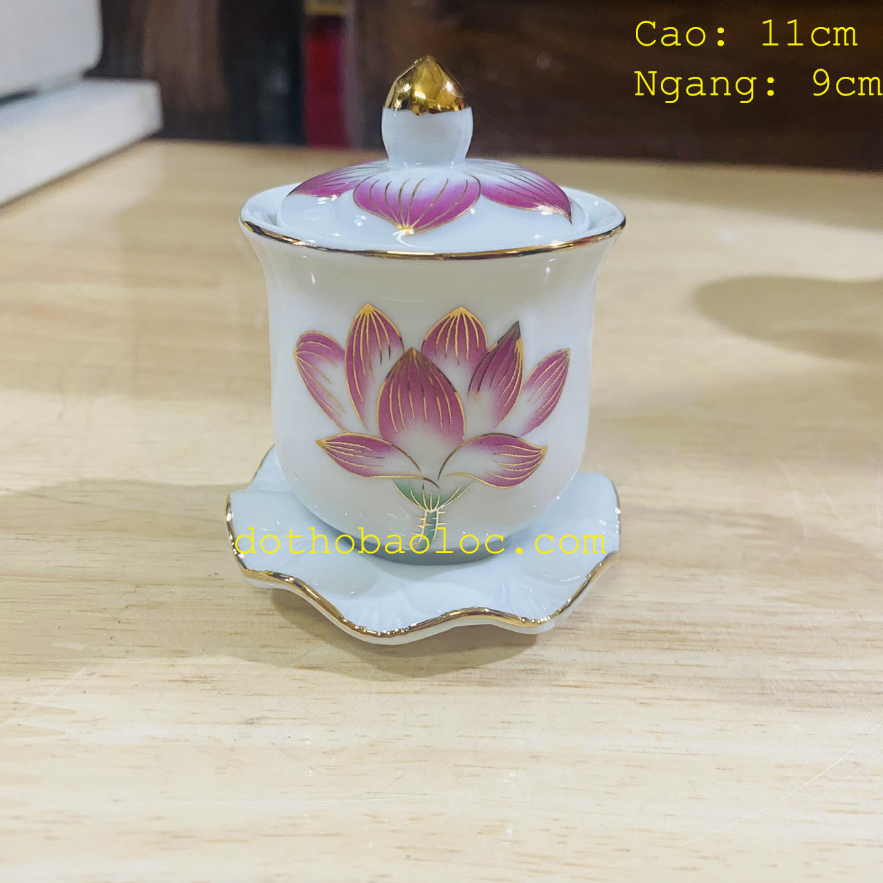 Chung nắp sứ trắng cao cấp hình hoa sen tím nổi 3 cỡ cao: 8cm, 11cm, 13cm