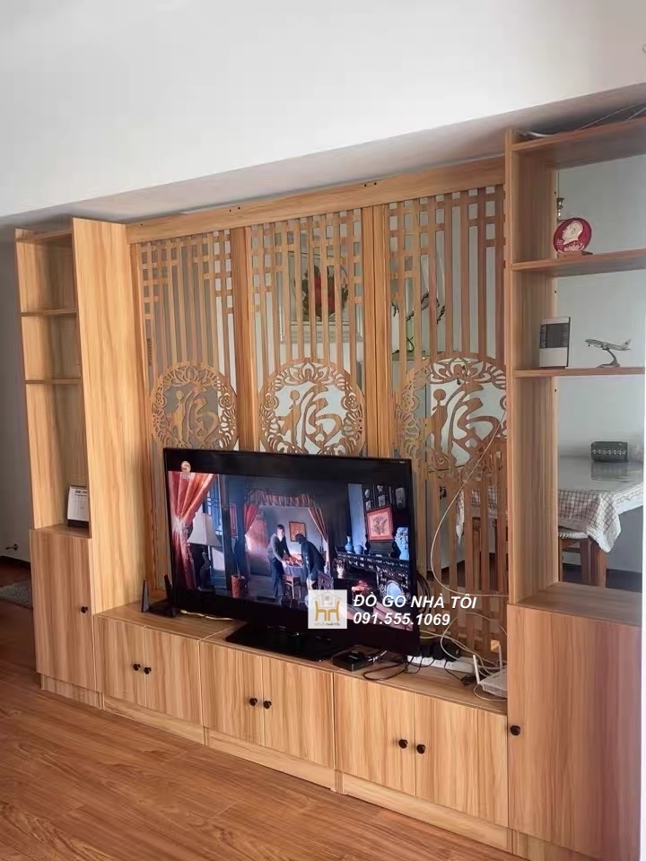 Vách Ngăn Hoa Văn Gỗ Ngăn Phòng Kết Hợp Kệ Tivi Đẹp 2m2 X 2m4 - TR633