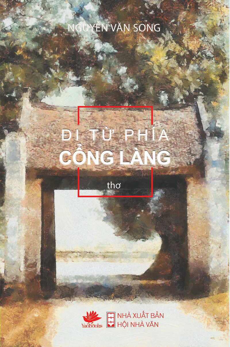 Đi từ phía cổng làng