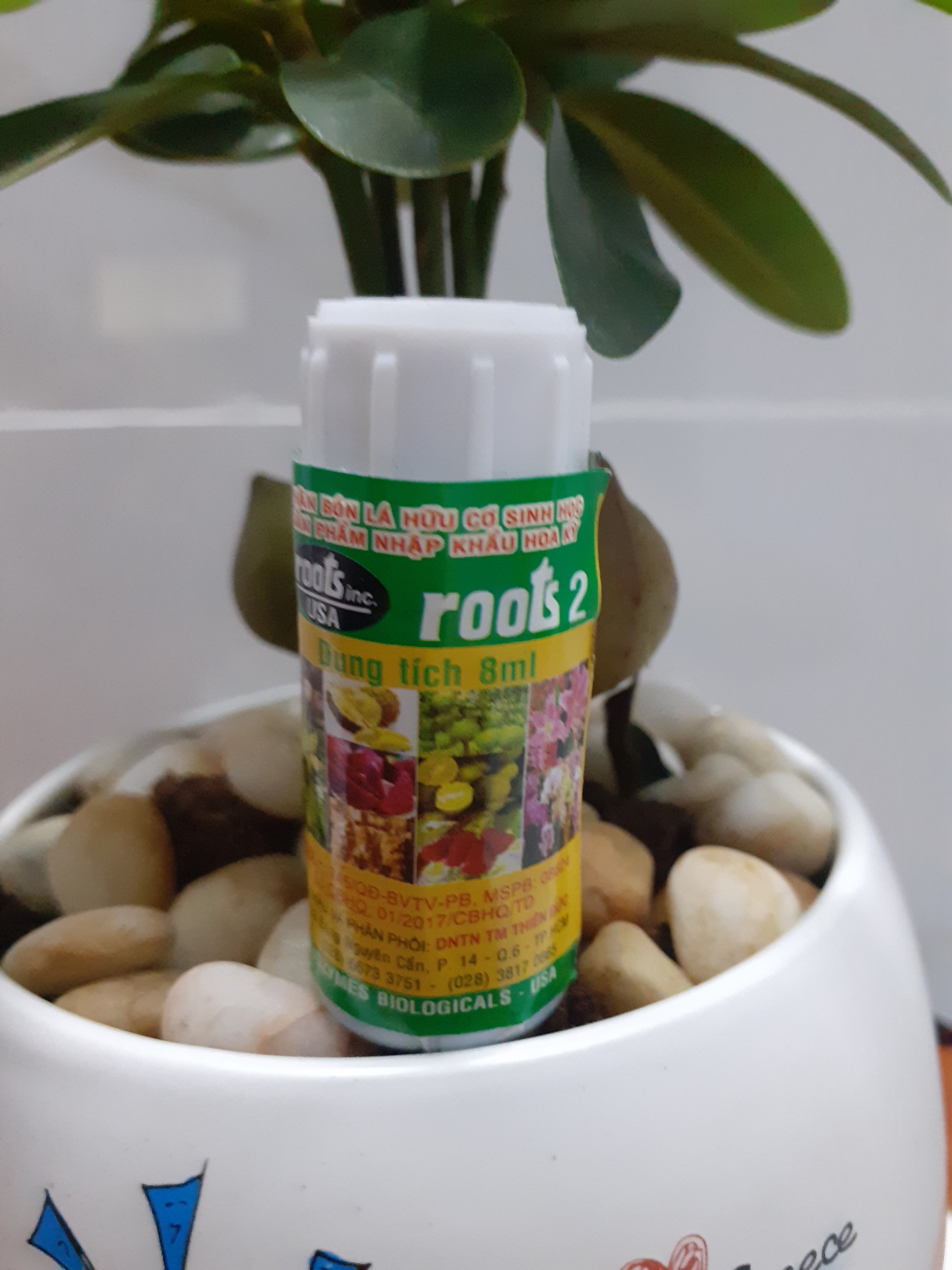 Roots 2 phân bón lá hữu cơ sinh học nhỏ mà có võ nha.