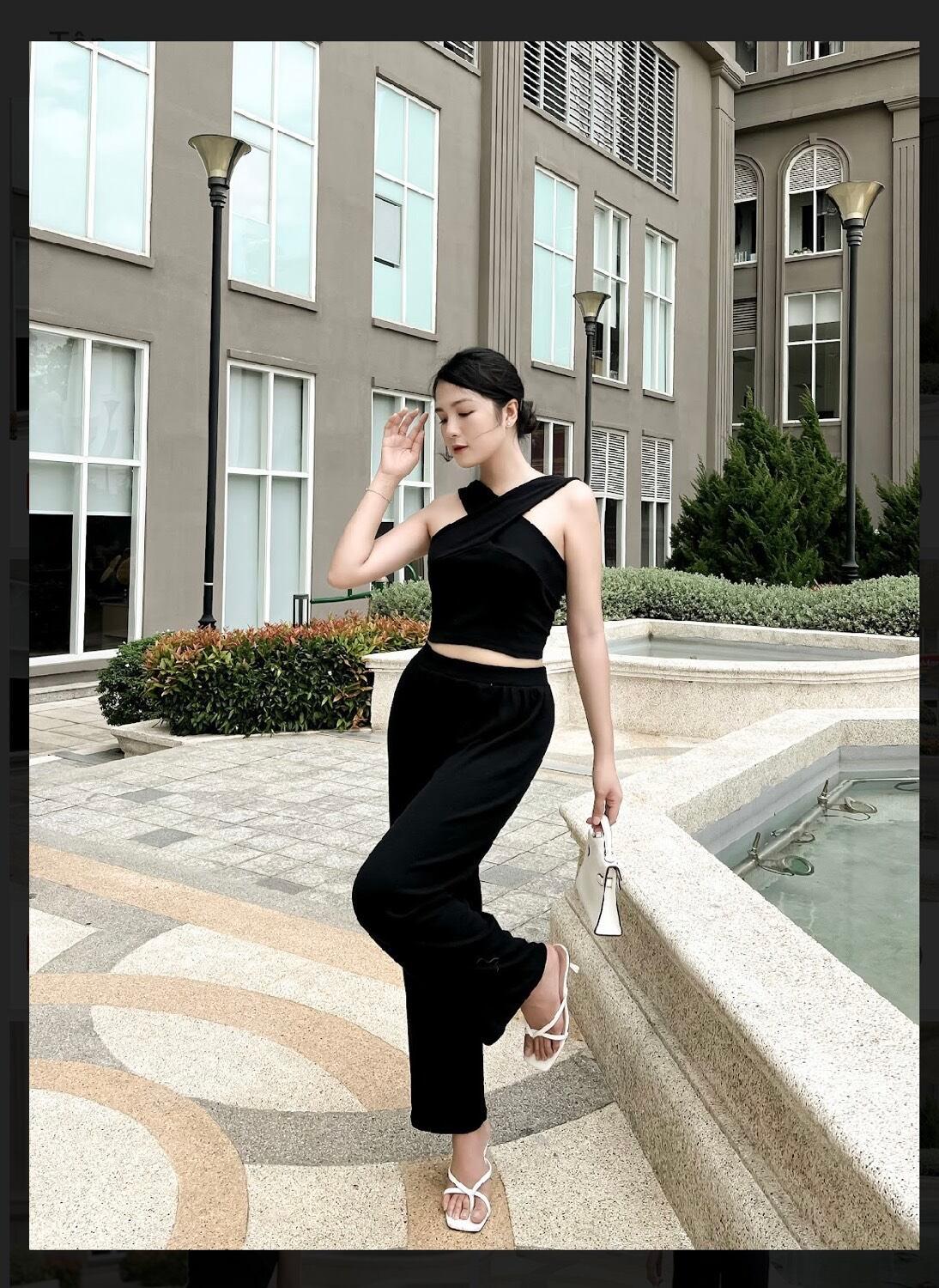 sét đồ nữ áo cổ chéo và quần ống xuông chất mát mẻ và thành lịch - Đen