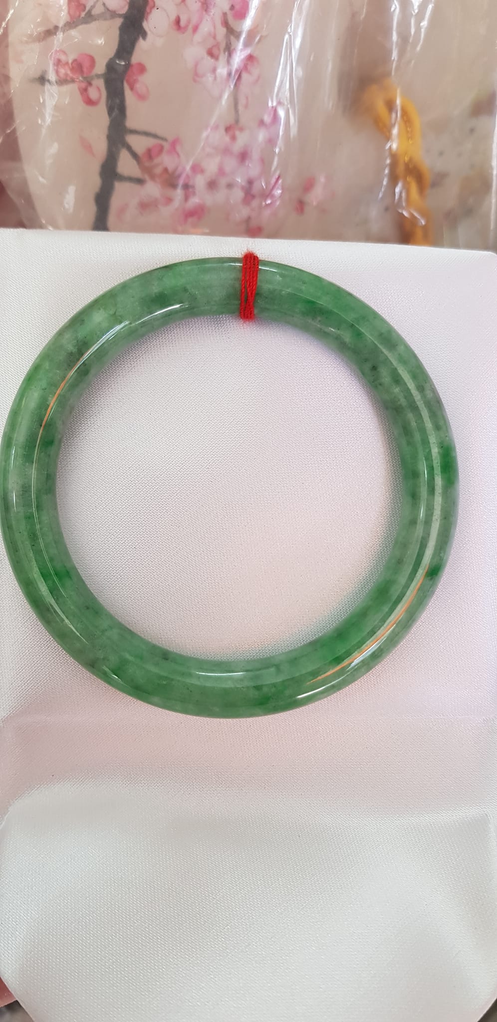 Vòng Cẩm Thạch tự nhiên sịn Đậu Lý I Sao 52mm x chột 8,2mm cao cấp sịn đẹp màu xanh đậu lý bông đều đẹp bóng nữ 52kg - 56kg đeo rất đẹp sang tay món quà tặng Mẹ , người thân ý nghĩa ạ