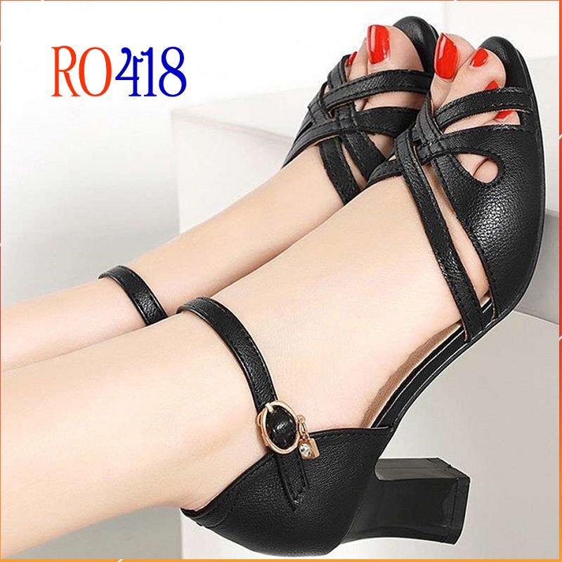 Giày sandal nữ cao gót 7 phân hàng hiệu rosata hai màu đen kem ro418