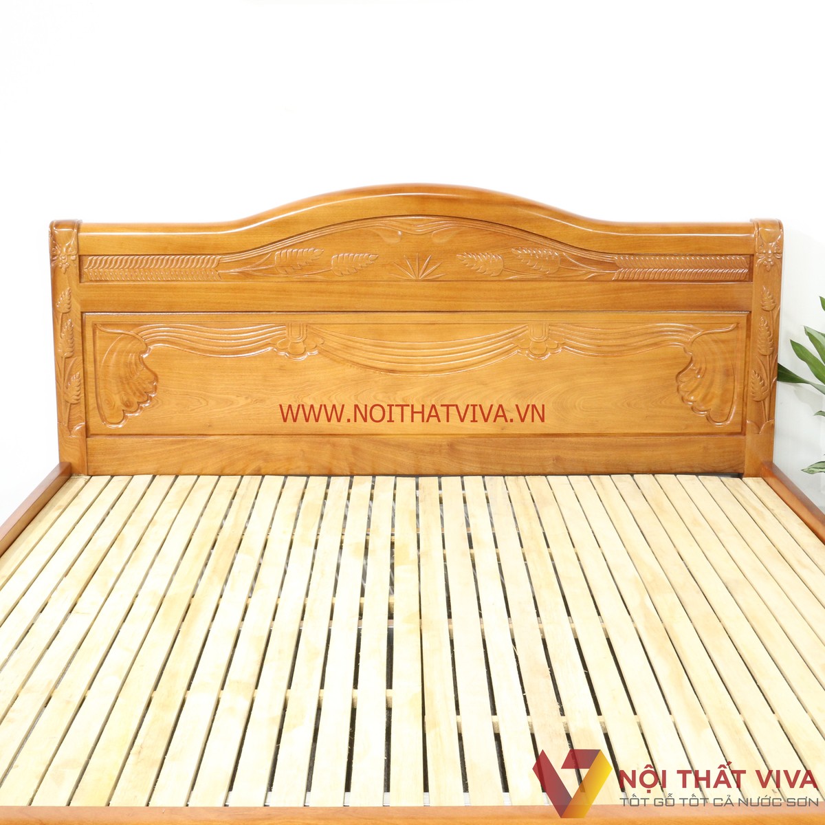 Giường Ngủ Gỗ Xoan Đào Đầu Vòm Chạm Hoa Văn Tinh Xảo Đẹp