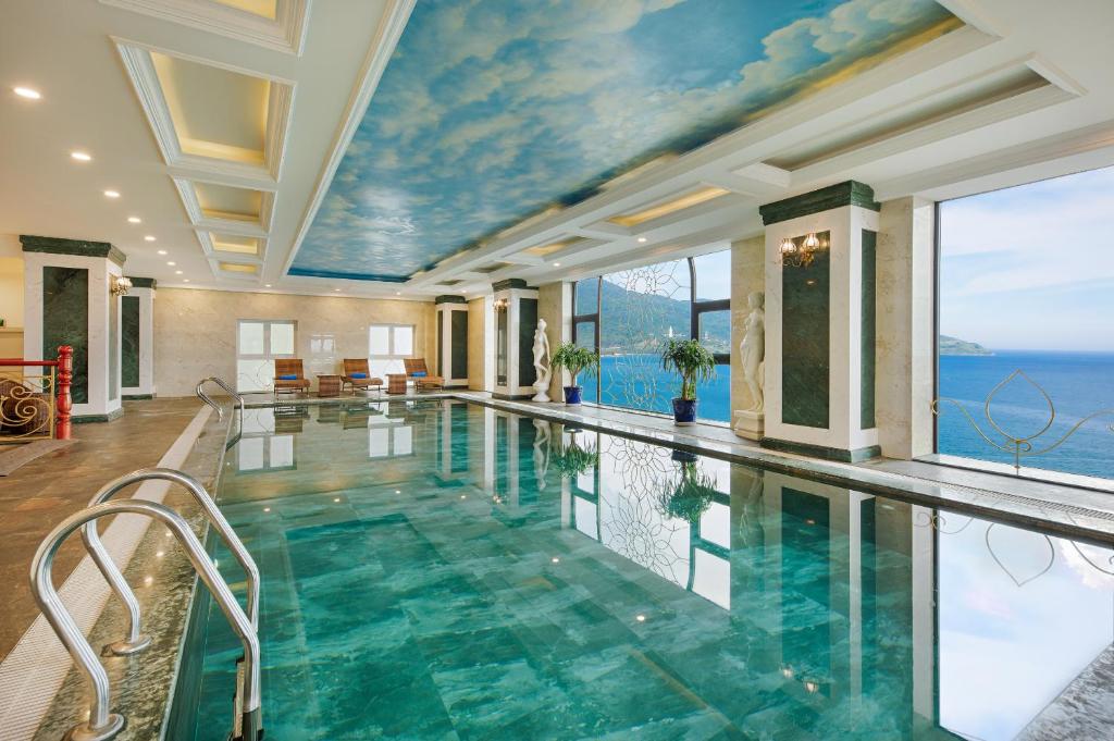 Combo 4N3D KS Eden Ocean View Hotel Đà Nẵng 4 Sao: VMB khứ hồi Hà Nội - Đà Nẵng + Phòng Tiêu Chuẩn + Ăn sáng