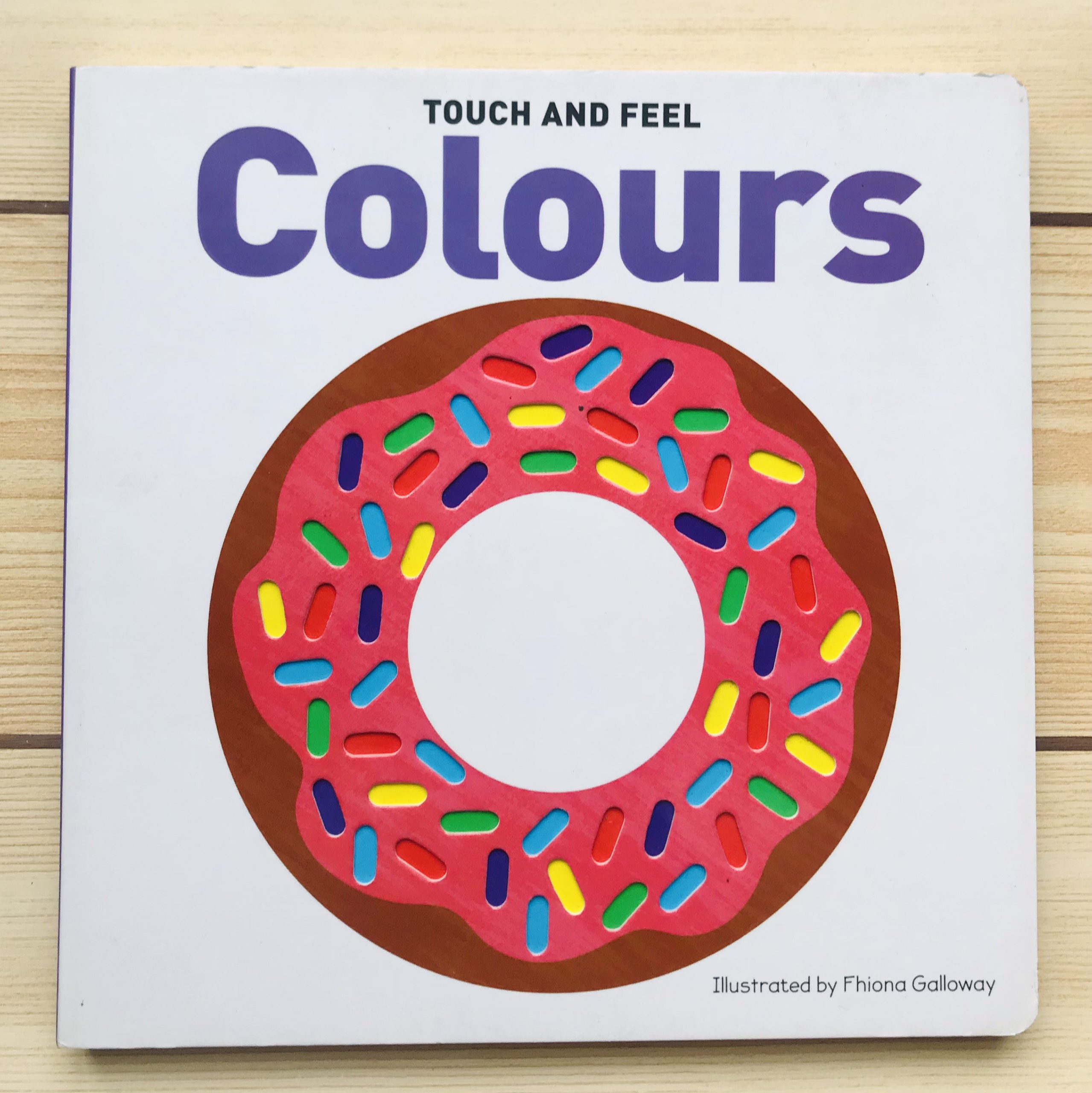 Sách Touch and Feel Board Book Colours