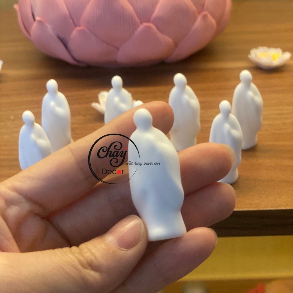 Tượng Gốm Trắng Mini Vô Diện Bái Phật, Niệm Phật Trang Trí Tiểu Cảnh Đèn Led Thác Trầm Hàng Đẹp