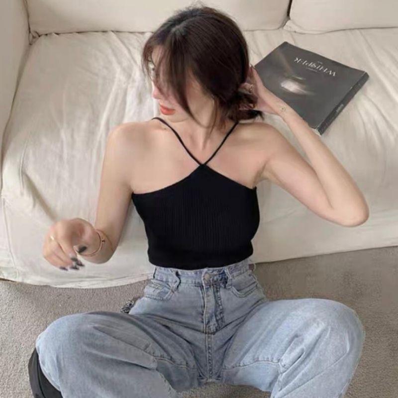 # Áo hai dây yếm dáng croptop