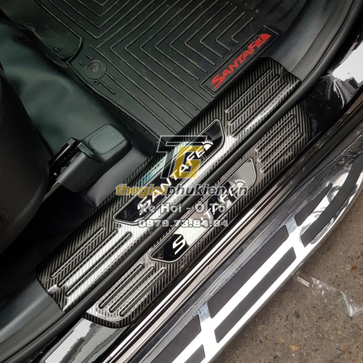 Bộ Ốp bậc cửa, Nẹp bước chân Hyundai Santafe 2019-2020 vân Carbon