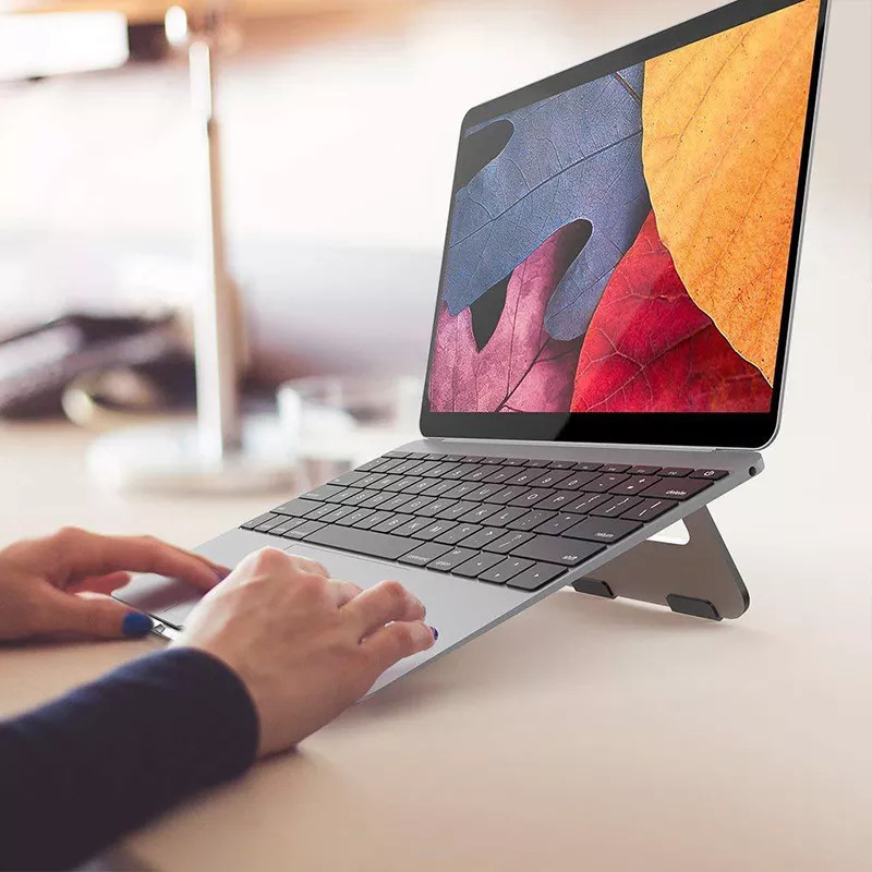 Giá đỡ / Đế đỡ tản nhiệt để bàn dành cho Laptop, Macbook, Máy Tính Xách Tay Chất Liệu Hợp Kim Nhôm gấp gọn tiện dụng - Giao màu ngẫu nhiên - Hàng chính hãng