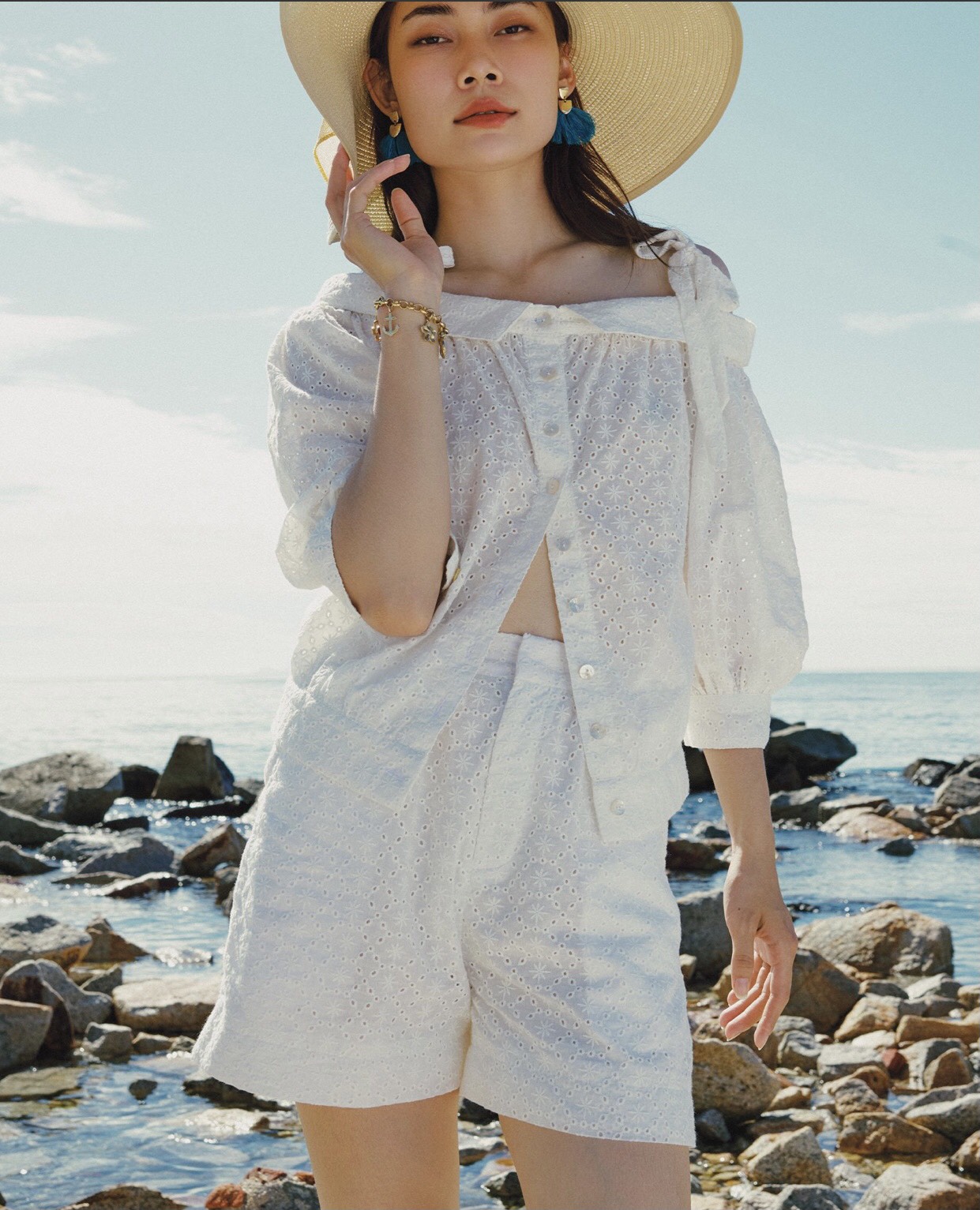 Áo Croptop Thêu Hạ Vũ TOP235 thời trang thiết kế Hity