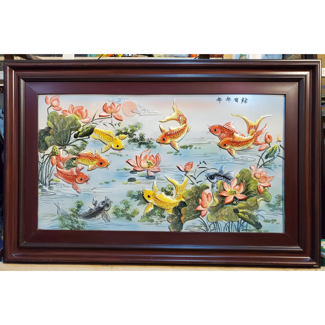TRANH SỨ ĐẮP NỔI - CỬU NGƯ QUẦN TỤ