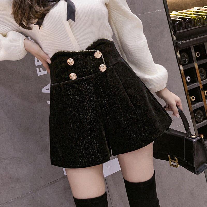 9737. QUẦN SHORT NHUNG CẠP NHŨ LƯNG CAO ỐNG RỘNG ĐÍNH KHUY SIÊU THỜI TRANG