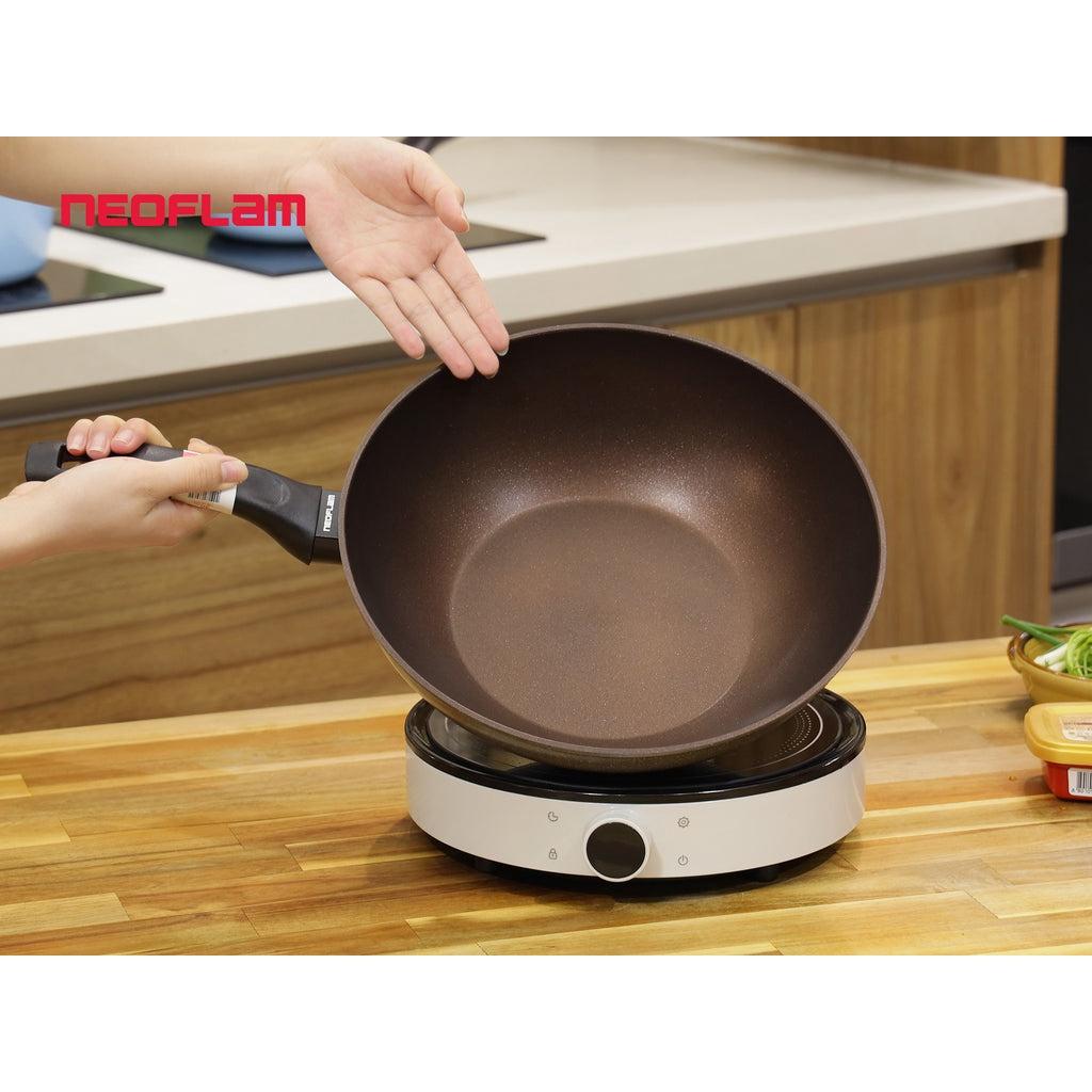 Chảo xào Neoflam Reverse 30cm chống dính đáy từ