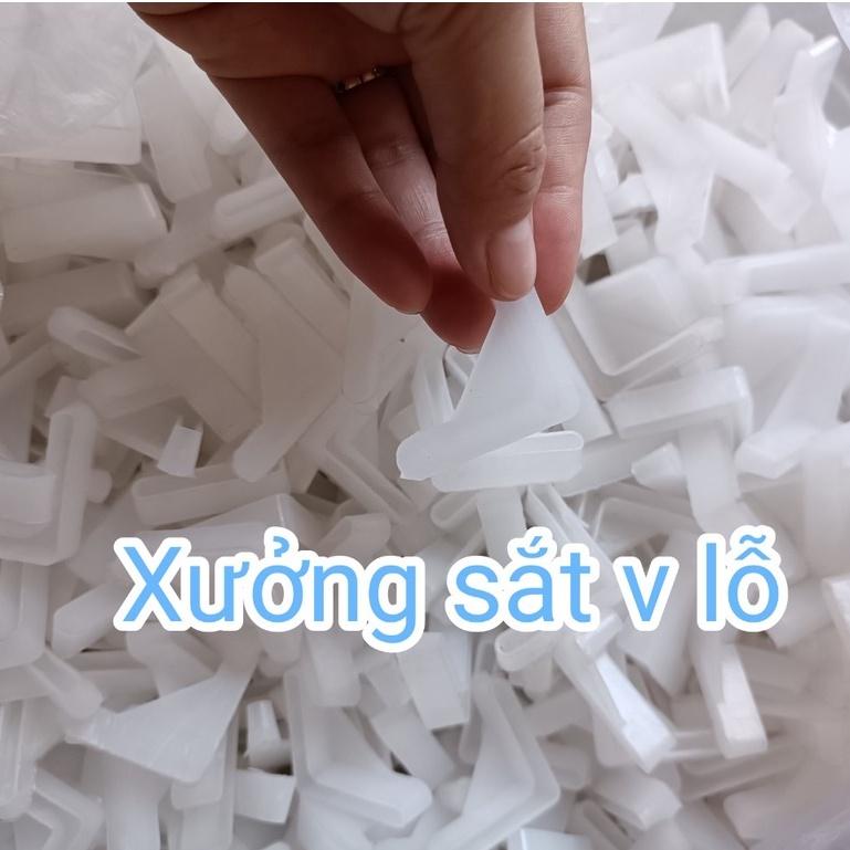 CHÂN NHỰA CHỐNG TRẦY lẮP RÁP KỆ SẮT V LỖ