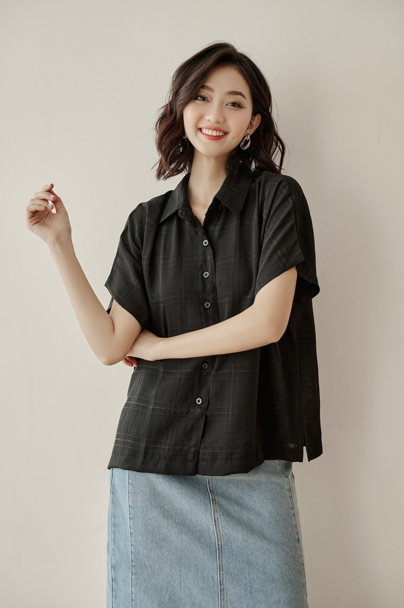 OLV - Áo Gingham Button Blouse In Black