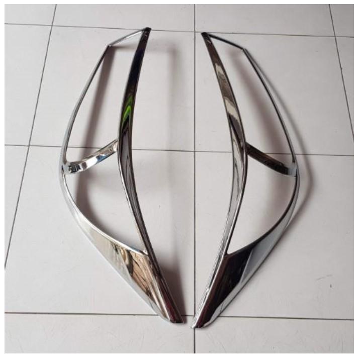 BỘ ỐP TRANG TRÍ VIỀN ĐÈN TRƯỚC MẠ CROM DÀNH CHO XE TOYOTA INNOVA 2016-2019