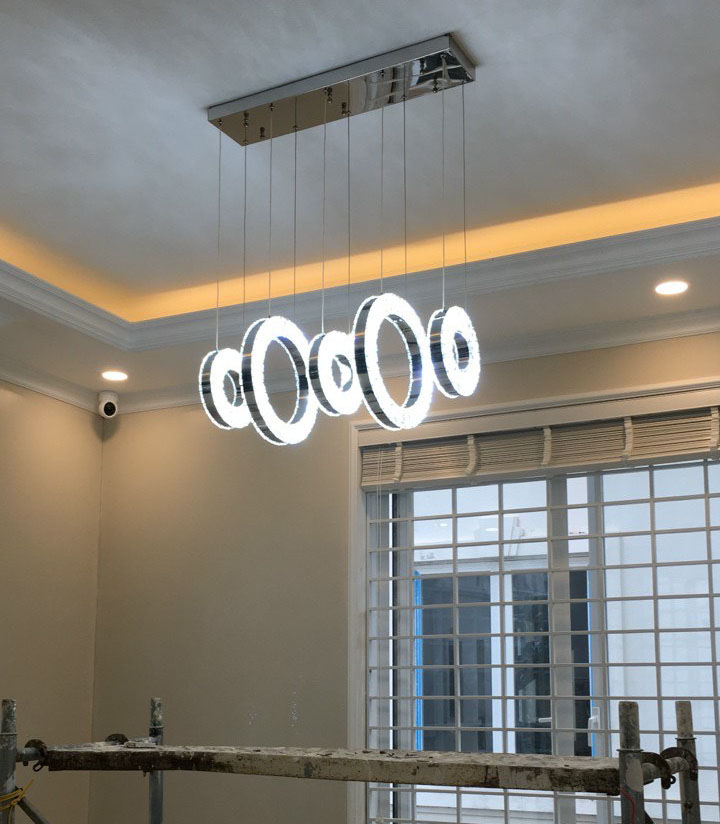 Đèn thả FINN pha lê hiện đại trang trí nội thất cao cấp, sang trọng .