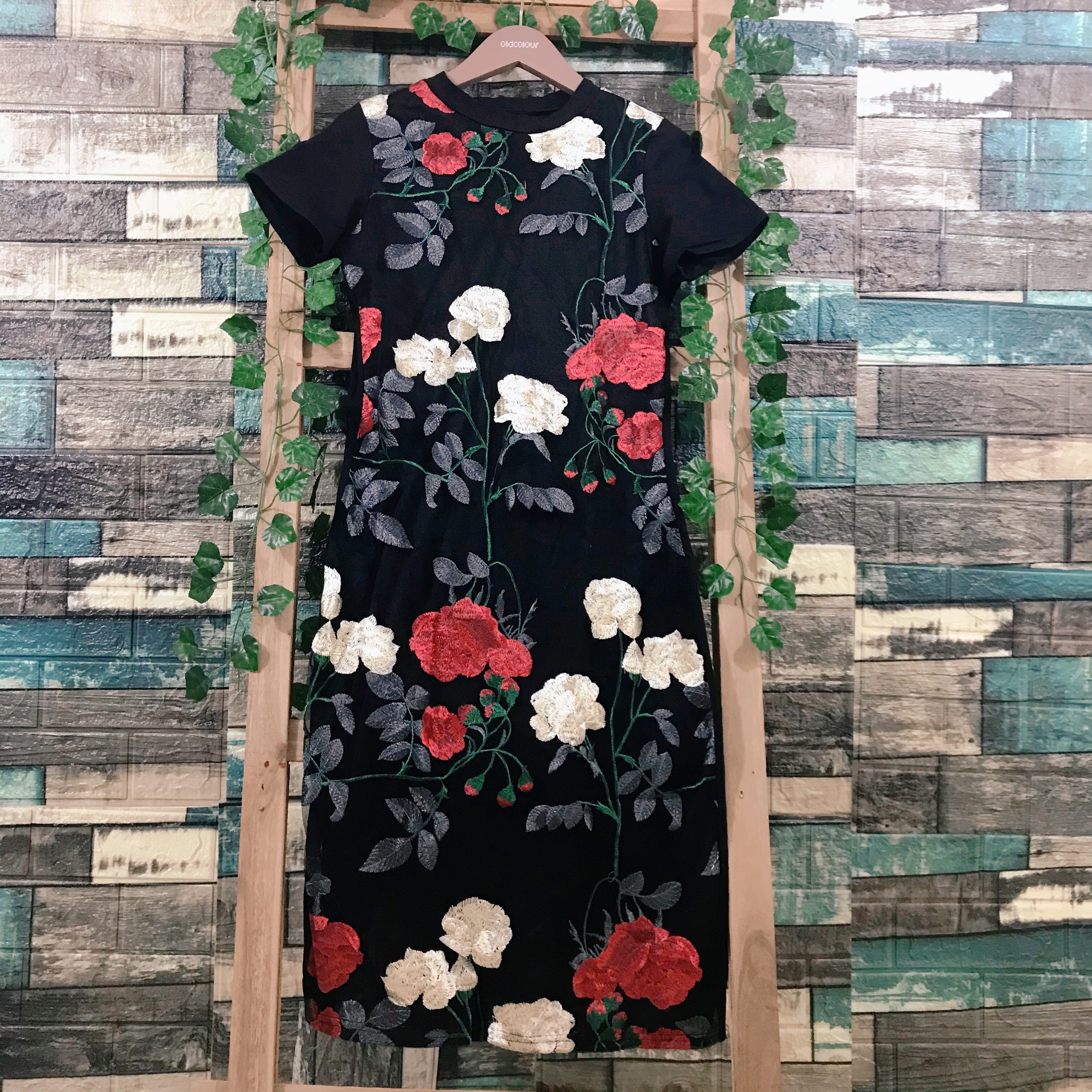 ĐẦM BODY THÊU HOA VI TÍNH SIÊU XINH - D103210