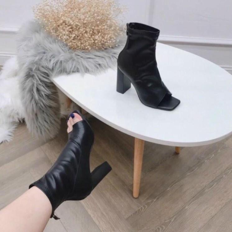 Boots Nữ, Giày Boots Nữ Thời Trang Da Mềm Đế Vuông Cao 7Cm Thiết Kế Hở Mũi Màu Đen Siêu Hot AMZO Giày Nữ Cao cấ