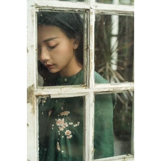 Đầm xuông cổ tàu linen xanh thêu đào lựu