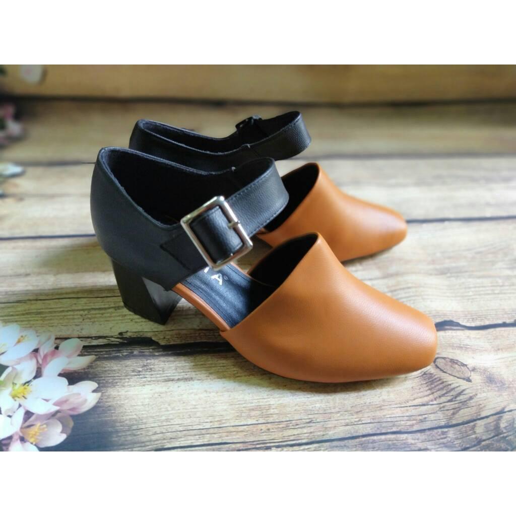 SANDAL KIỂU DÁNG BOOT RO224