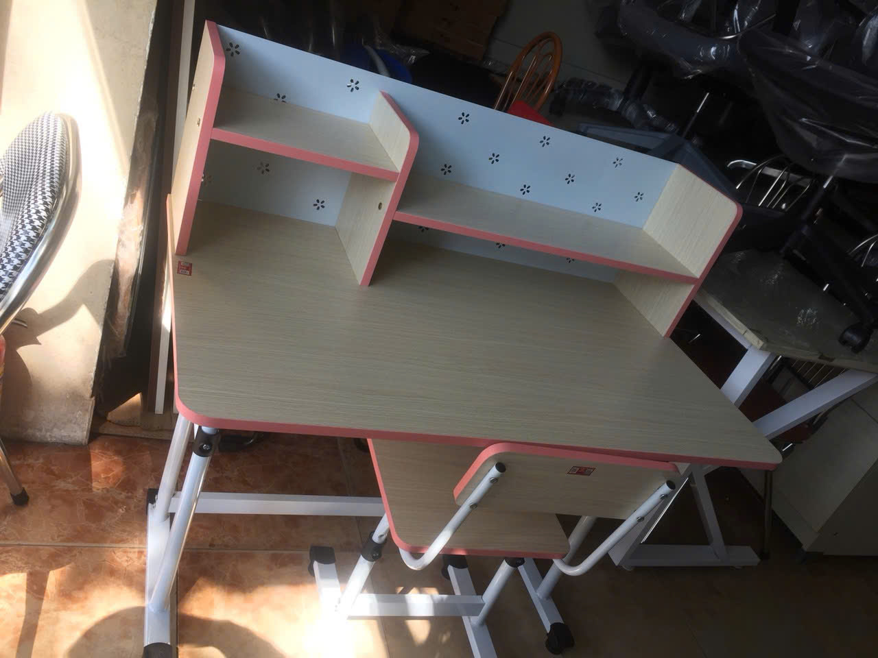 Bộ Bàn Ghế Học Sinh Xuân Hòa BHS-14-06CT Có Giá Sách