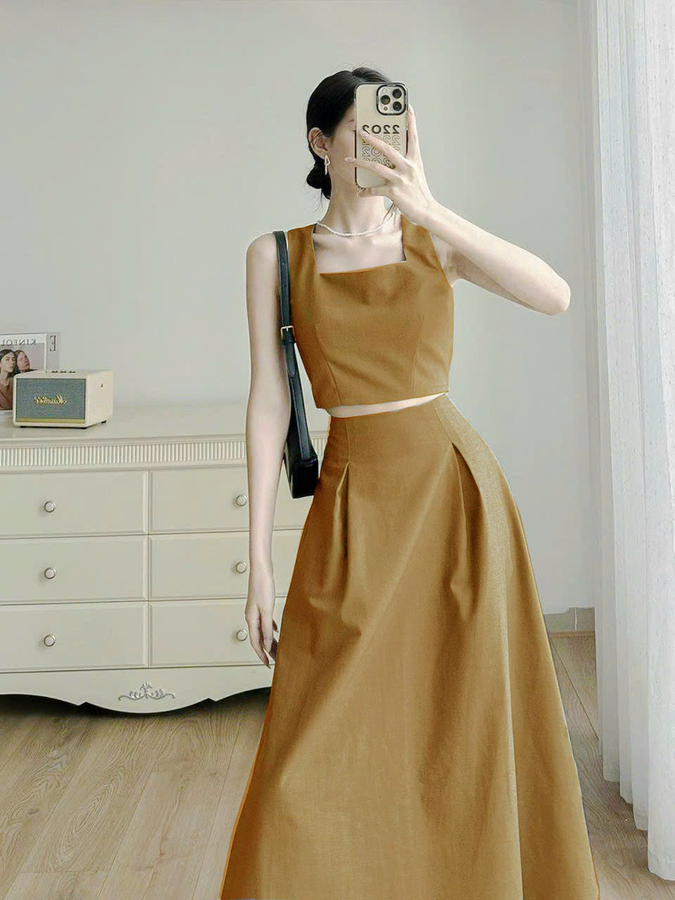 Set áo croptop kèm chân váy xòe dài
