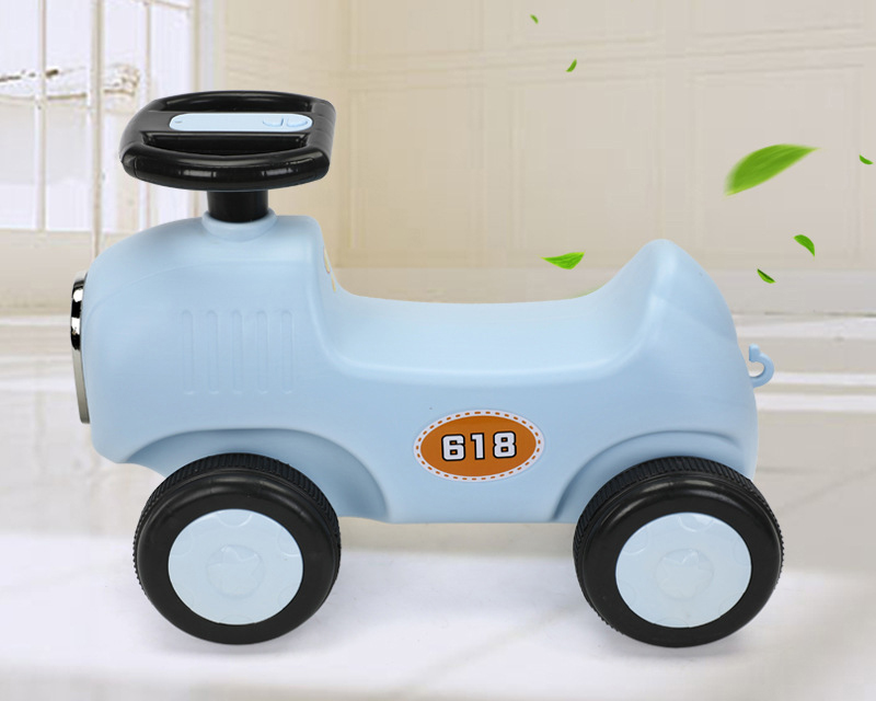 Chòi chân 4 bánh cho bé có đèn nhạc BABY PLAZA CC618-01