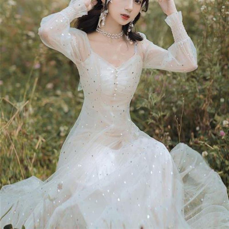 Đầm công chúa đính kim tuyến cổ tích