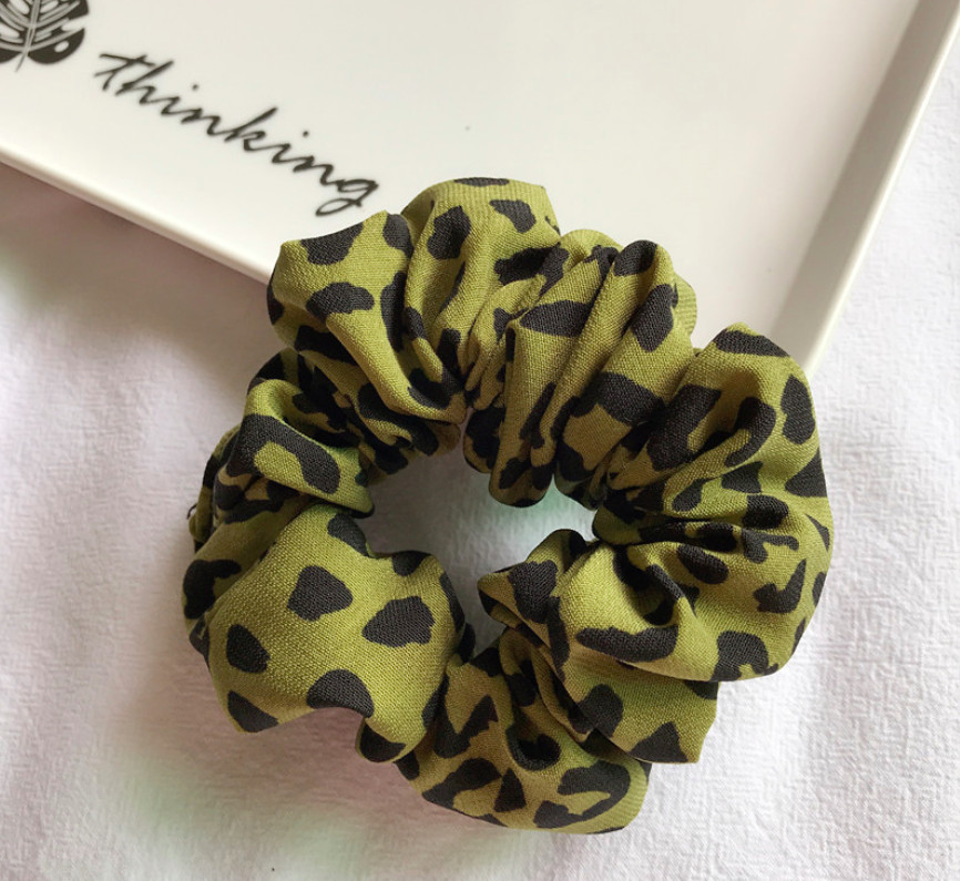 SET 3 CỘT TÓC VẢI SCRUNCHIES DA BEO, BUỘC TÓC ĐEO TAY THỜI TRANG NỮ  - MÀU NGẪU NHIÊN