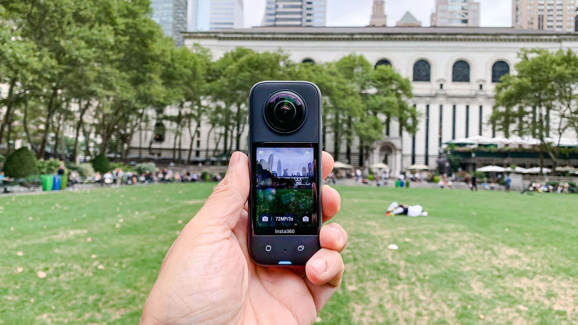 Máy quay phim hành trình Insta360 X3 – Hàng chính hãng
