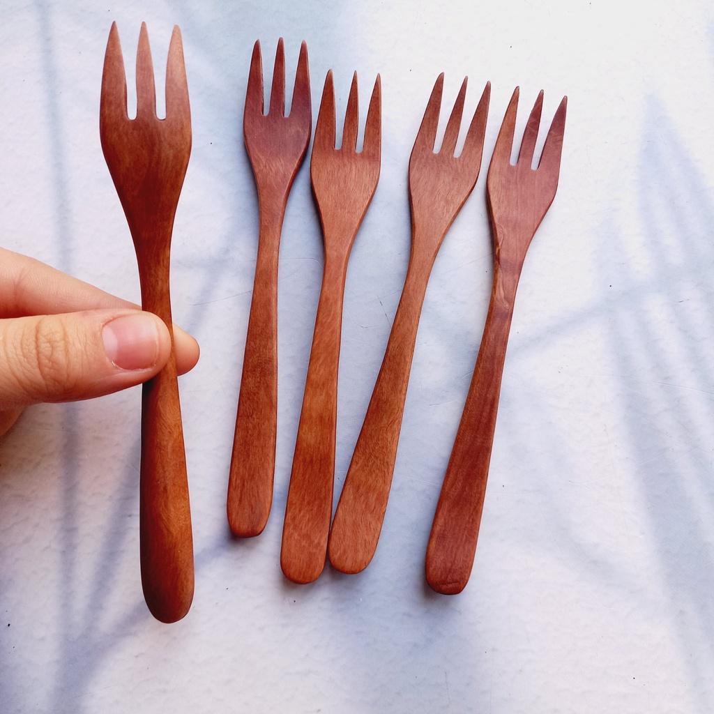Dĩa,Nĩa Ăn Hoa Quả,Trái Cây, Dĩa Ăn Bánh Gato Gỗ Nhãn Cỡ 15cm,Dĩa Gỗ Thủ Công,Chụp Ảnh Trang Trí
