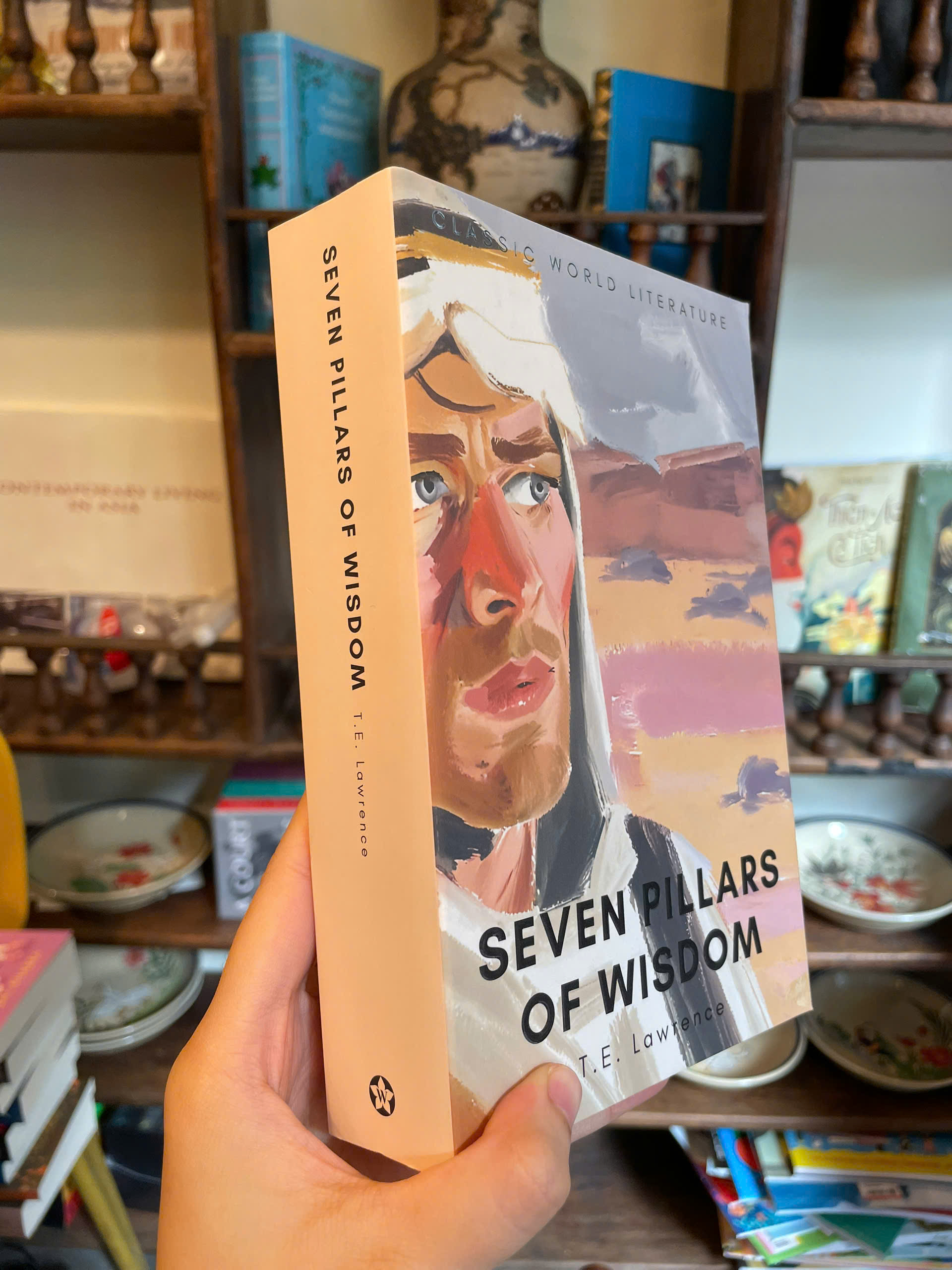 Sách - Seven Pillars of Wisdom by T.E. Lawrence | English Biography / Classics / Ngoại văn Nhập khẩu