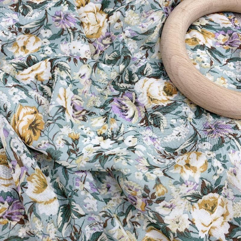 Váy lụa hoa xanh bèo bẹt vai VNU