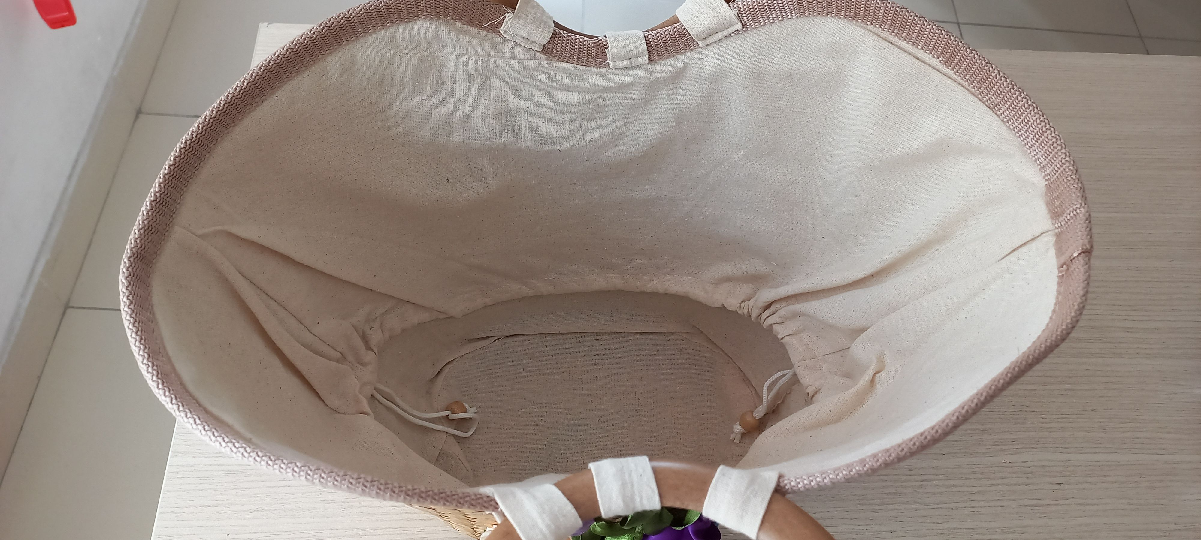 Túi đi biển-giỏ cỏ bàng, giỏ thêu tay trực tiếp- thêu ribbon tinh tế và hài hòa màu sắc. Code: PSL02