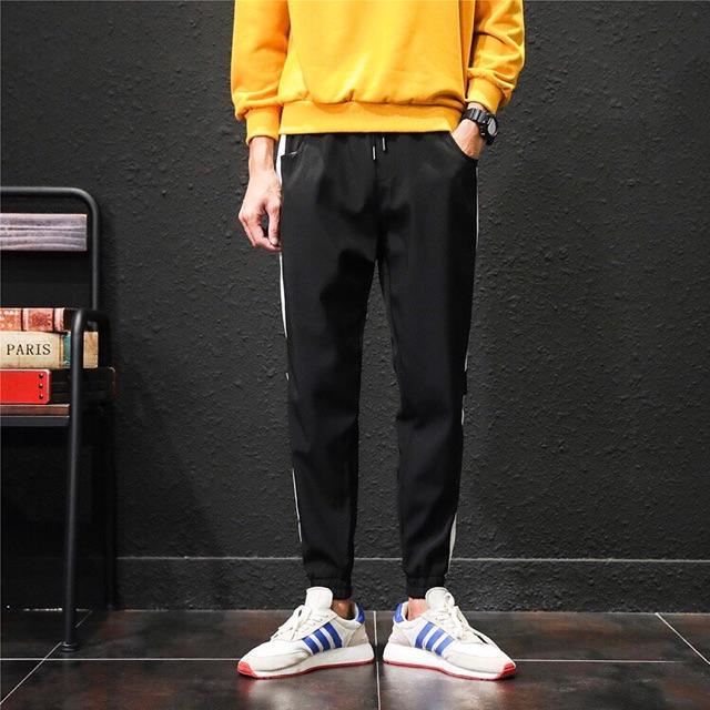 QUẦN JOGGER THỂ THAO SỌC TRẮNG