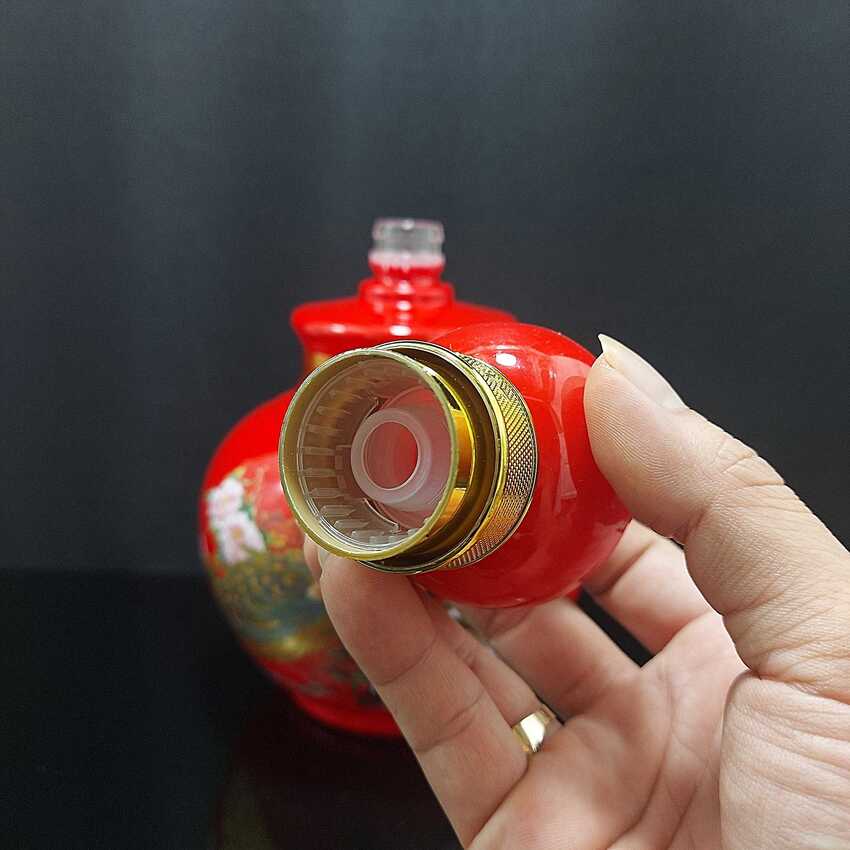Bình Đựng Rượu Thủy Tinh 1500ml cao cấp mẫu bầu tròn màu sơn đỏ may mắn, hoa văn công phụng – Vỏ Chai Rượu Đẹp chưng bàn ăn sang trọng