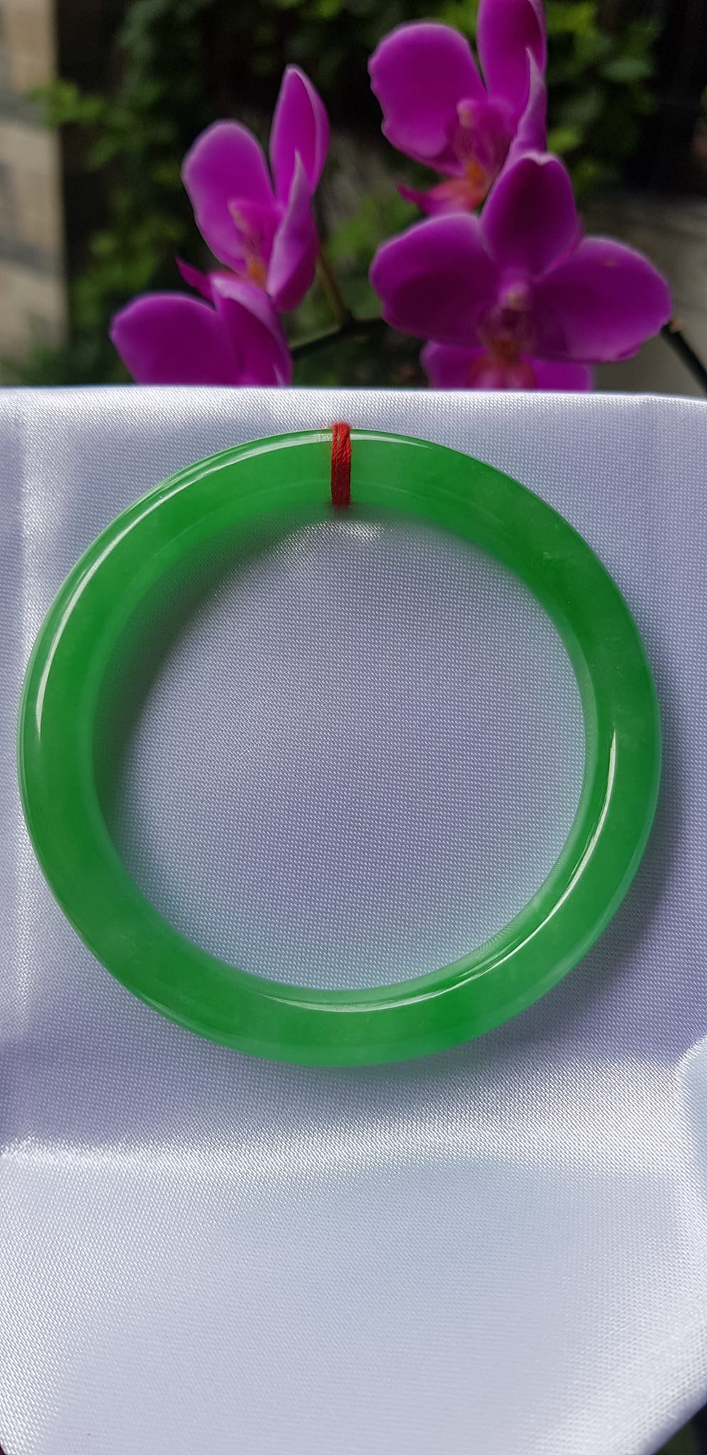 Vòng tay nữ đá cẩm thạch tự nhiên Ngọc Lý Đẹp 54mm x cọng 8mm Màu Xanh Lý tươi sáng bóng mượt đẹp Nữ 53kg - 60kg đeo Vòng hợp nữ mệnh Mộc mệnh Hỏa mệnh Thủy ạ