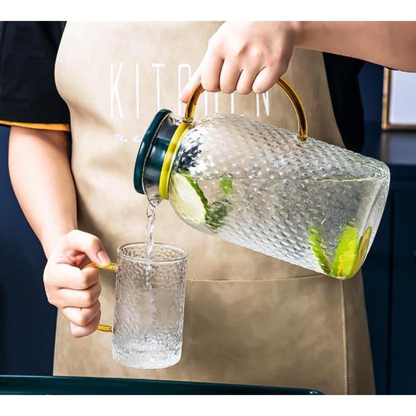 Bộ Bình 6 Cốc Thủy Tinh Chịu Nhiệt, Kèm Khay Và Gía Treo cốc Thủy Tinh Viền Vàng Cao Cấp