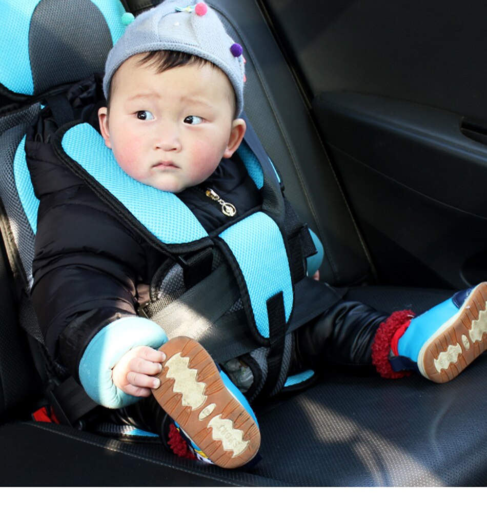Đai ghế ngồi trên ô tô cho bé (Dành cho bé dưới 20kg)
