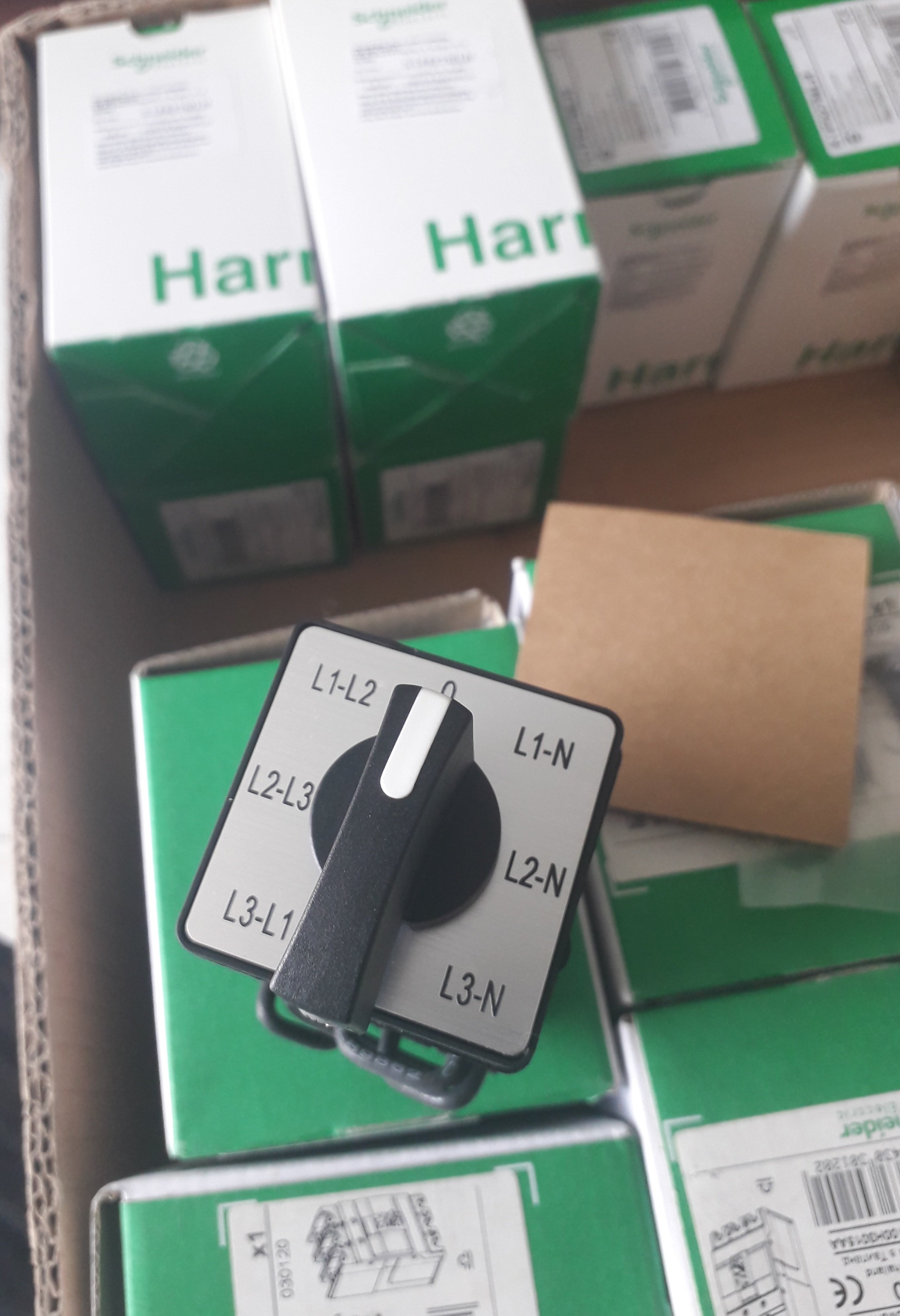 Công tắc chuyển pha K1F027MLH