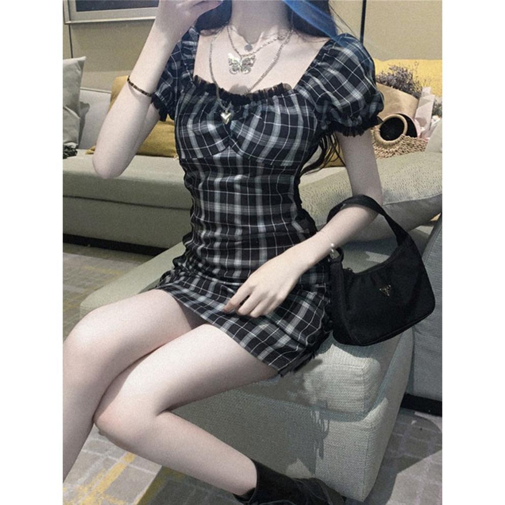 Váy Nữ Caro Cổ Vuông Ôm Body Chiết Eo Sang Chảnh Sun.z