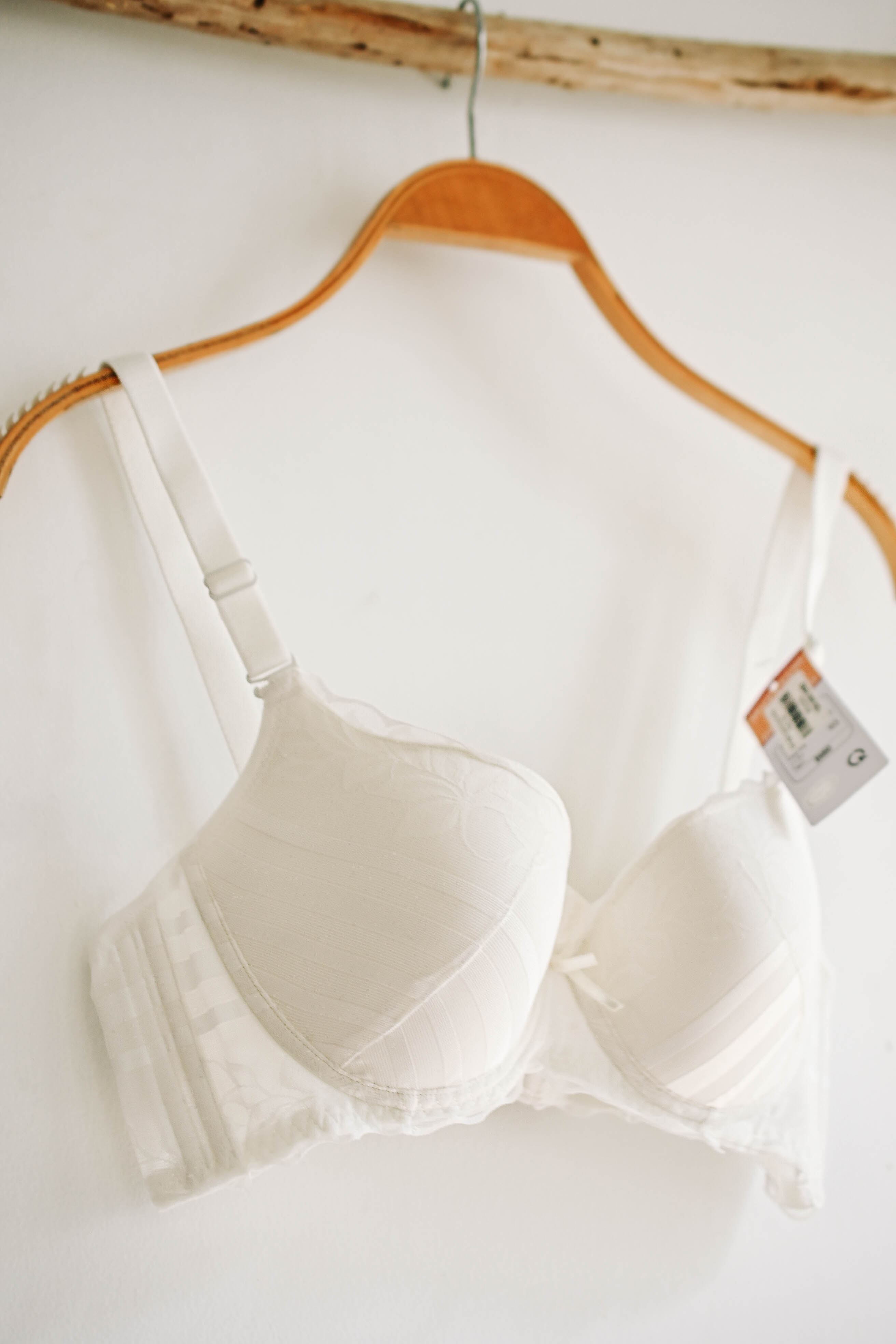 Áo ngực Lovely mút mỏng 4 móc